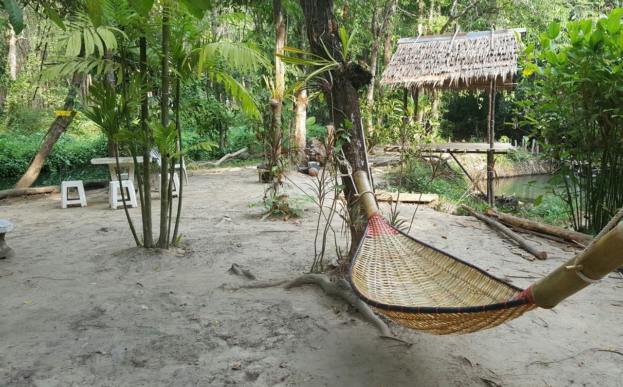 Hotel Hug Rimtharn Ban Khao Klom Exterior foto